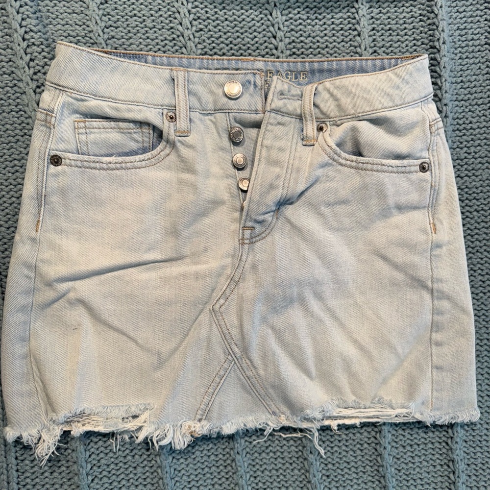 American Eagle Outfitters Washed Blue Denim Mini Skirt With Frayed Edge Size 00